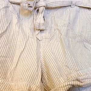 American Eagle khaki shorts